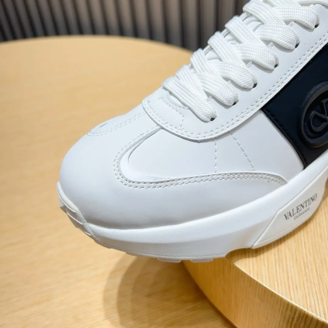 Men's Men's Shoes 💰P520💰[VALENTINO] Huanu Tianlun Fashionable Casual Sports Shoes Original model opening, new models available first! Not high-profile yet avant-garde! Simple, low-key and fashionable, super versatile style, the upper is made of original cowhide, luxurious sheepskin lining craftsmanship, sole: the original sole is specially provided by the original factory and is super comfortable. The version is comfortable on the feet and is so strict on any small area. Size: 38-45 (45 is custom-made and cannot be returned or exchanged)